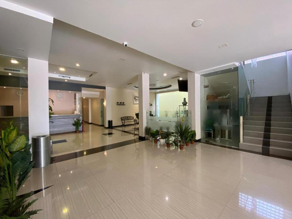 Kharisma Hotel Madiun Exterior photo