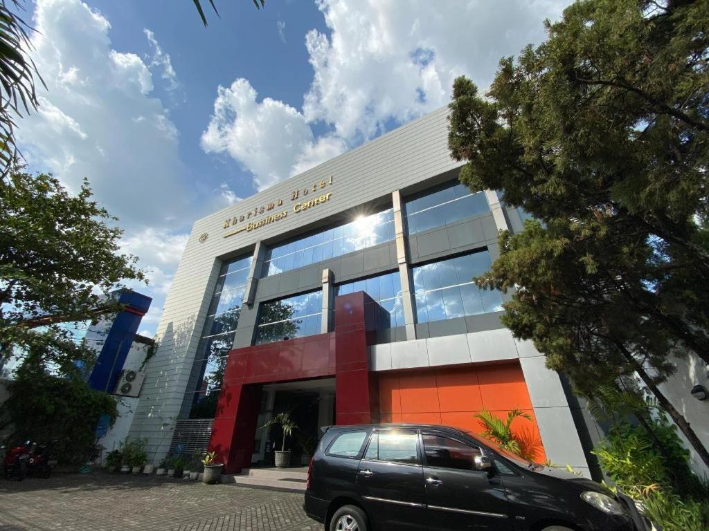 Kharisma Hotel Madiun Exterior photo