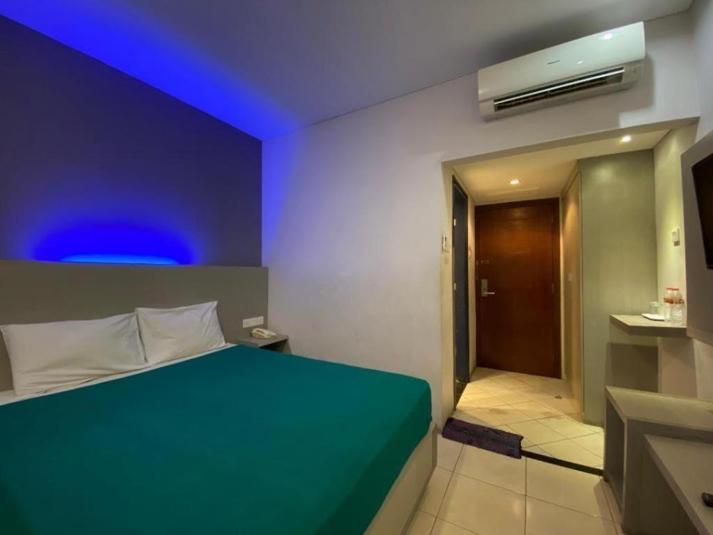 Kharisma Hotel Madiun Exterior photo