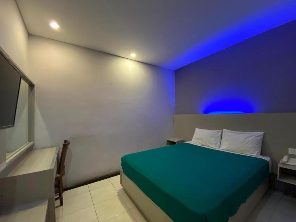 Kharisma Hotel Madiun Exterior photo