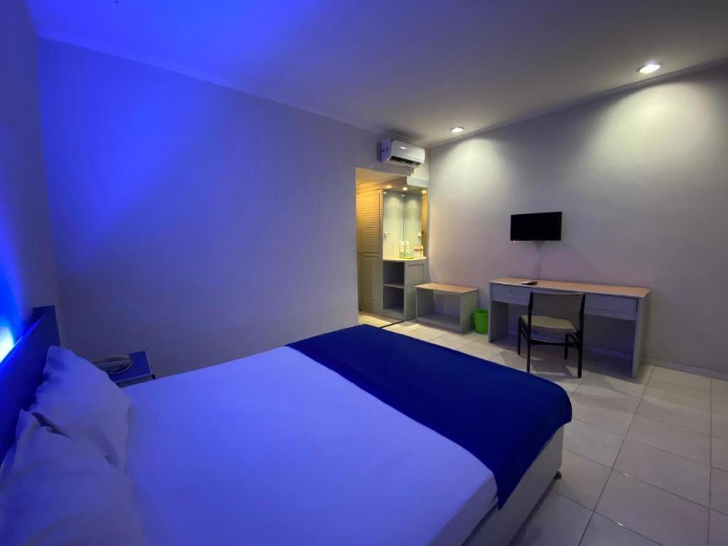 Kharisma Hotel Madiun Exterior photo