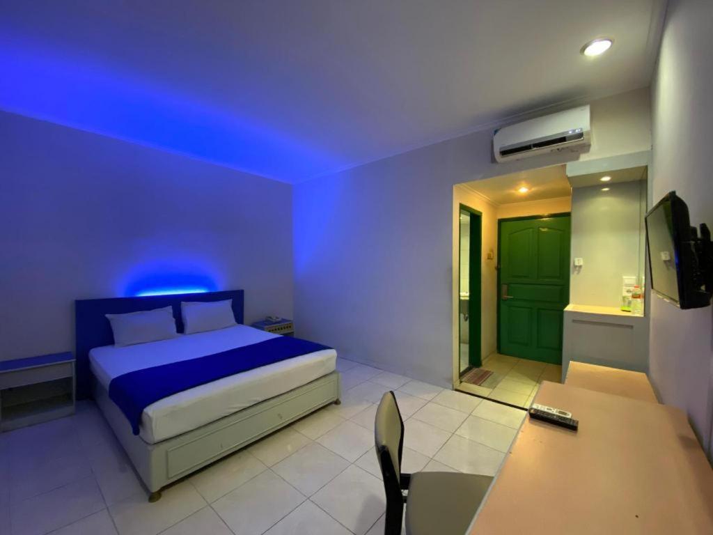 Kharisma Hotel Madiun Exterior photo