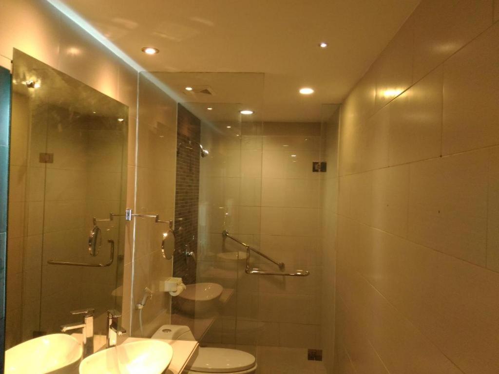 Kharisma Hotel Madiun Exterior photo