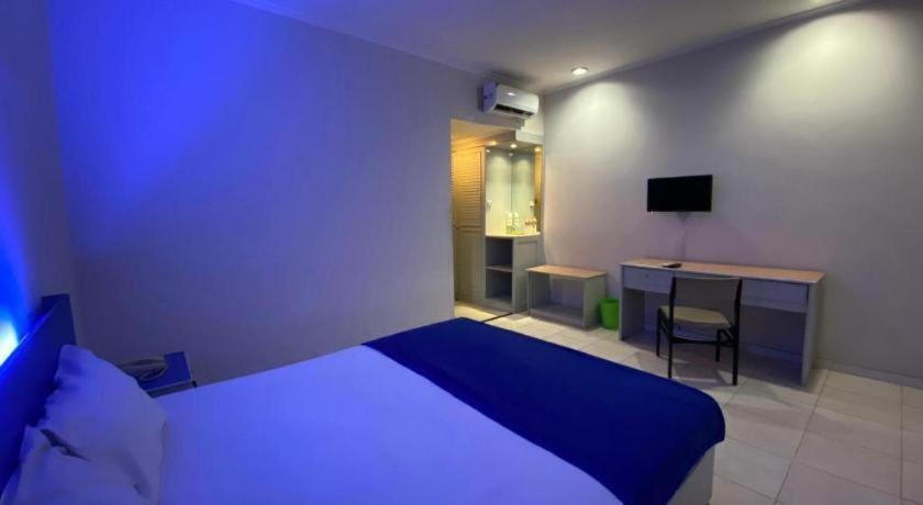 Kharisma Hotel Madiun Exterior photo