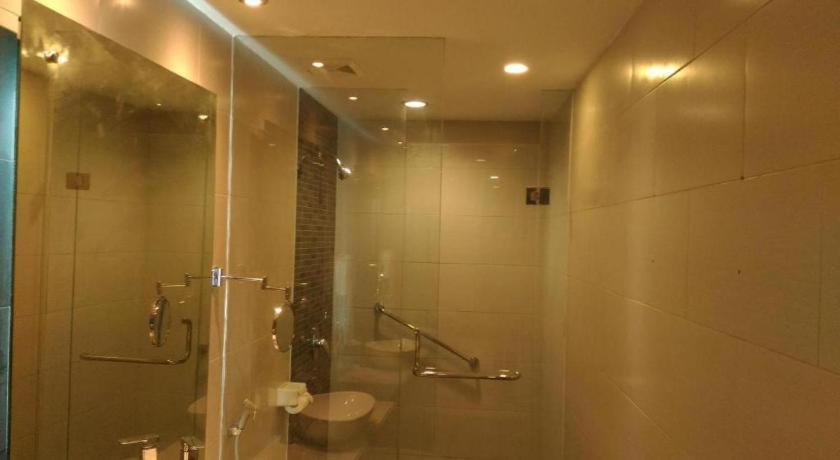 Kharisma Hotel Madiun Exterior photo